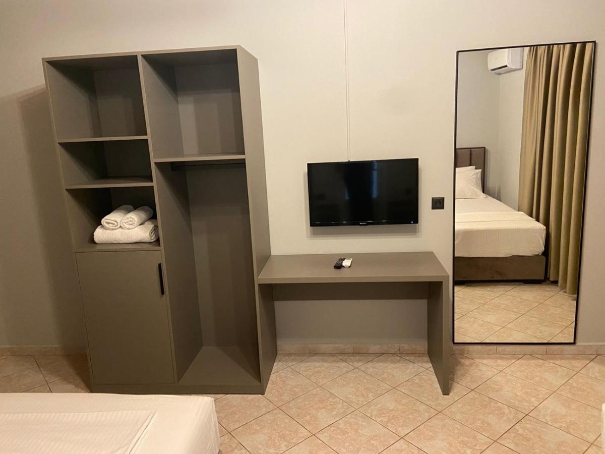 "Hotel Lili" Σαράντα Εξωτερικό φωτογραφία