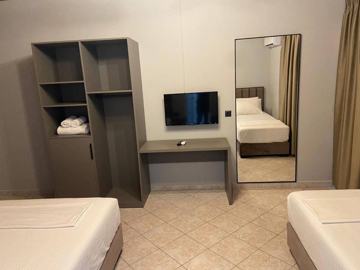 "Hotel Lili" Σαράντα Εξωτερικό φωτογραφία
